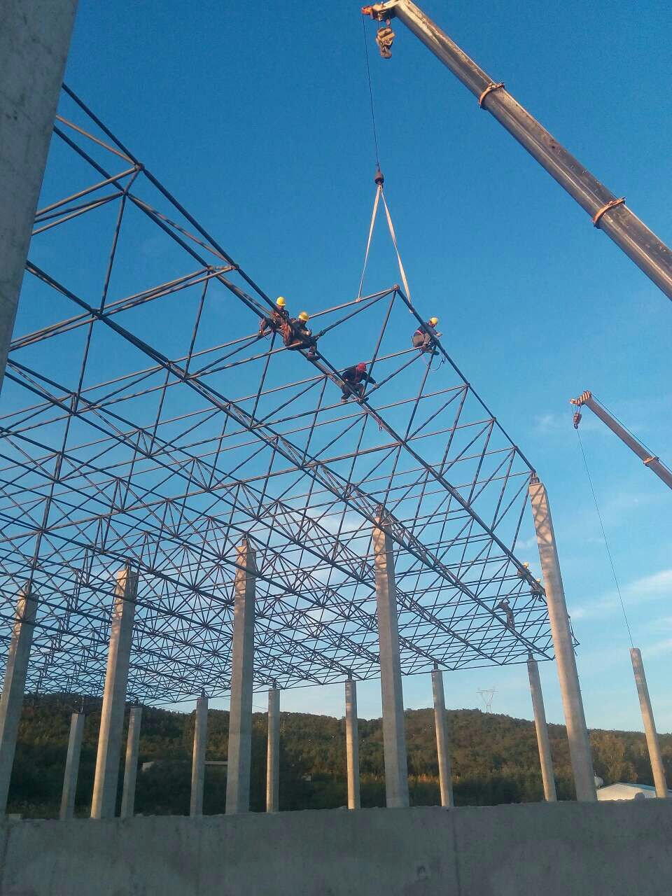 新乡物流园网架